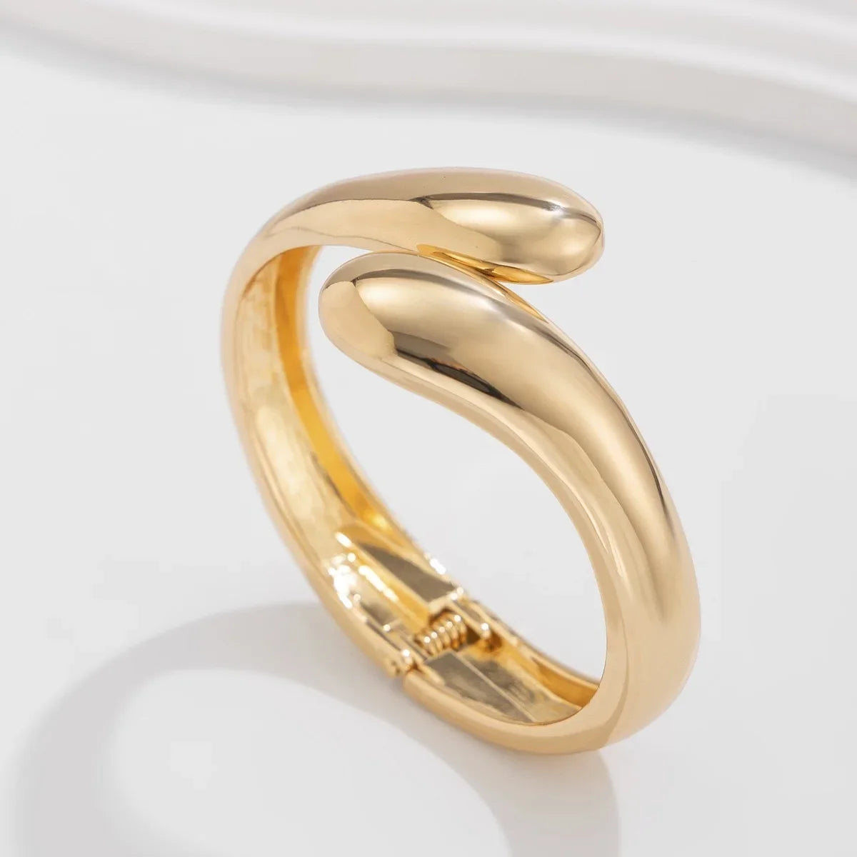 XINYI Hip Hop Pearl Wide Cuff Bangles Punk Fashion Gold Silver Color Geometric Spring Bangles For Women Bracelet Men Jewelry