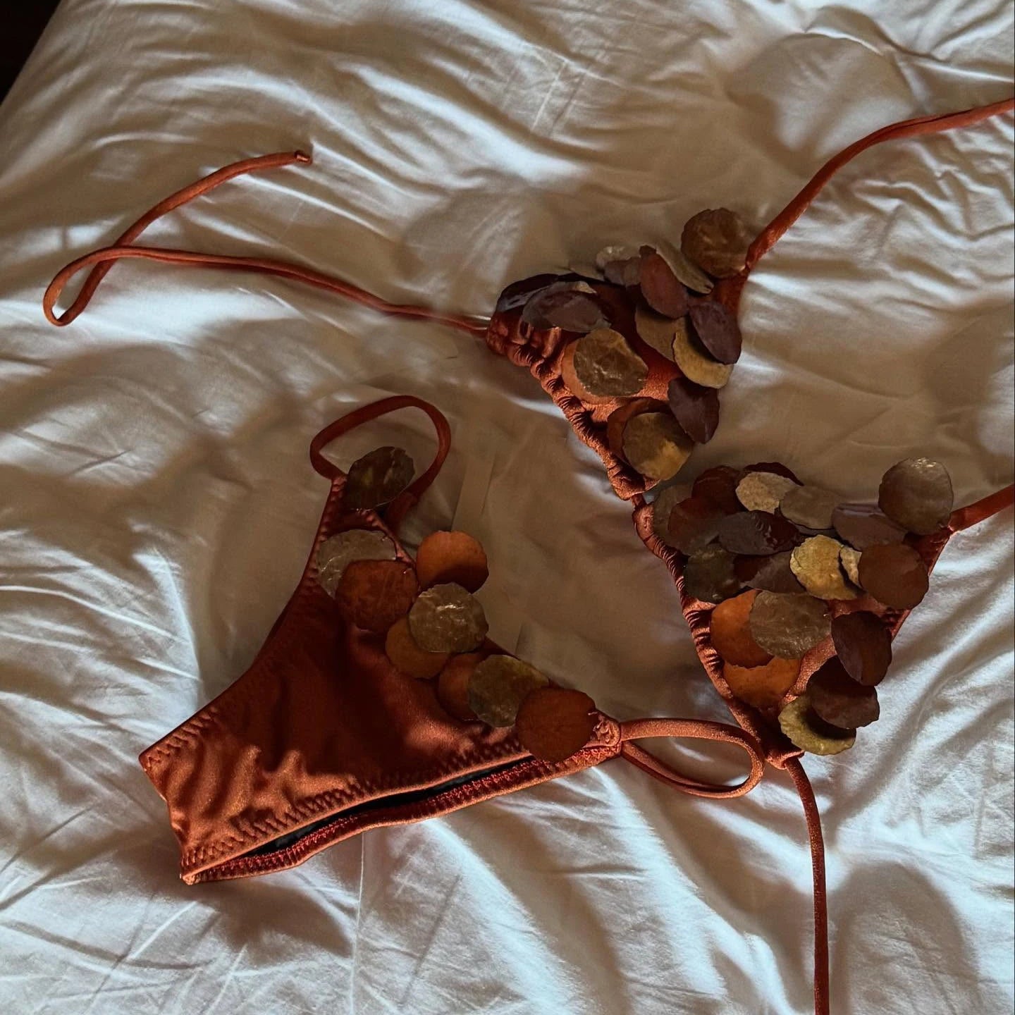 Yeni Bandeau Biquini Seksi bikini seti Kadın Mayo 2025, Kadın Mayo Parlak Siyah mayo Kesip Bodysuit Plaj Kıyafetleri